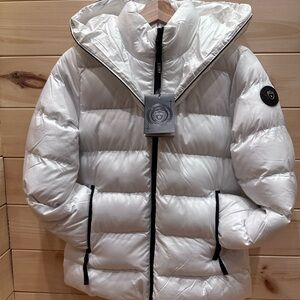 Elegant White Women's Ski & Winter Jacket